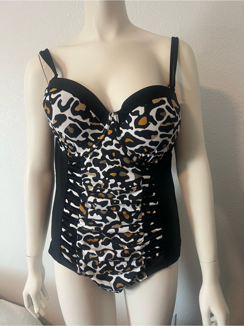 Swimsuits For All Black, White & Mustard Leopard One-Piece Swimsuit